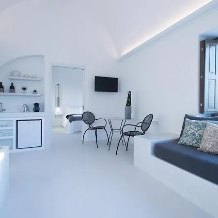 Pori Blanca: Luxury Santorini Retreat With Private Pool And Sea Views
