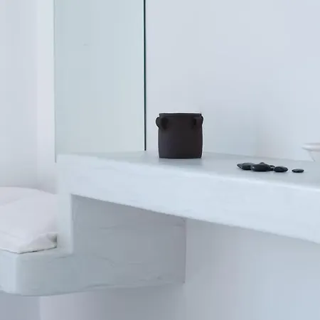Villa Pori Blanca: Luxury Santorini Retreat With Private Pool And Sea Views